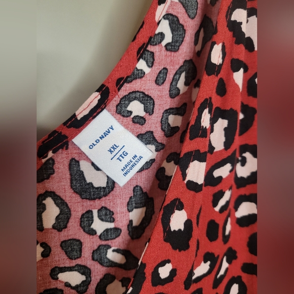 ⏰️3/$10 XXL Old Navy Red leopard prints tank top - Picture 4 of 7
